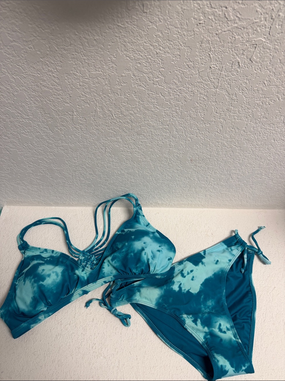 NWOT Teal Tie-Dye Strappy Bikini Set L/XL